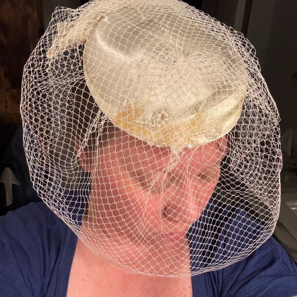 Vintage Hat with Veil and Bow - Cream - Picture 1 of 7